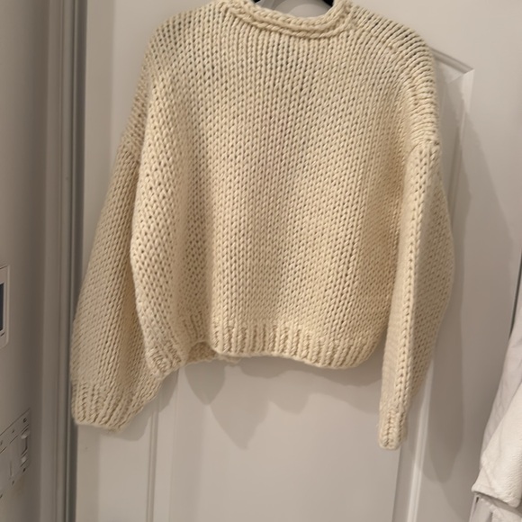 Beginning boutique M/L ￼ 100% acrylic thick sweater , brand new with tags - Picture 2 of 4